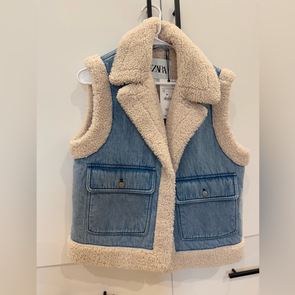 *NWT* Zara Vest (size XS)